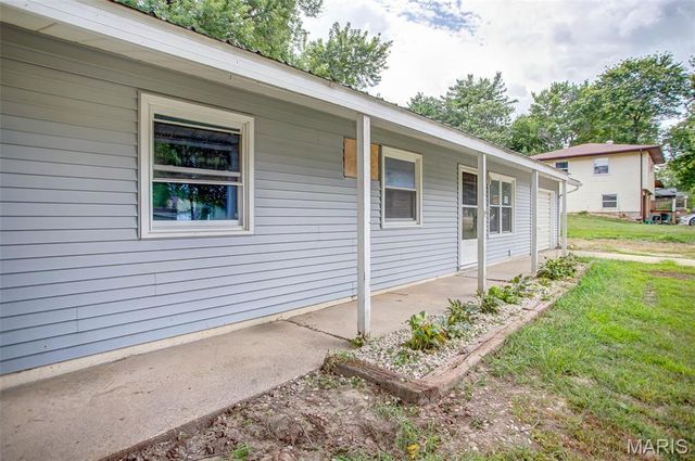 106 Lyndel, Pleasant Hill, IL 62366