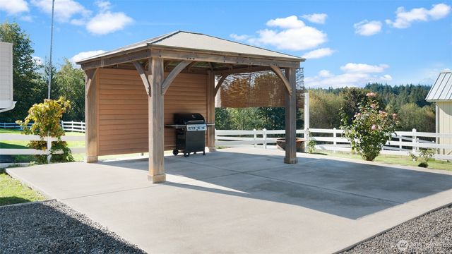 25965 Tytler Road NE, Poulsbo, WA 98370