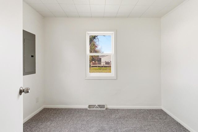 2701 S 13TH Street, Council Bluffs, IA 51501