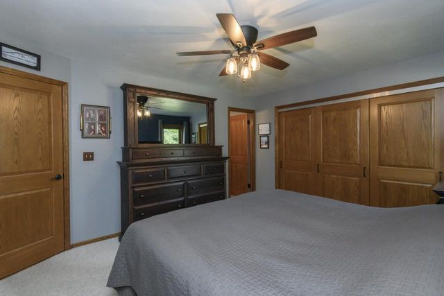 2901 W Hilltop LANE, Franklin, WI 53132
