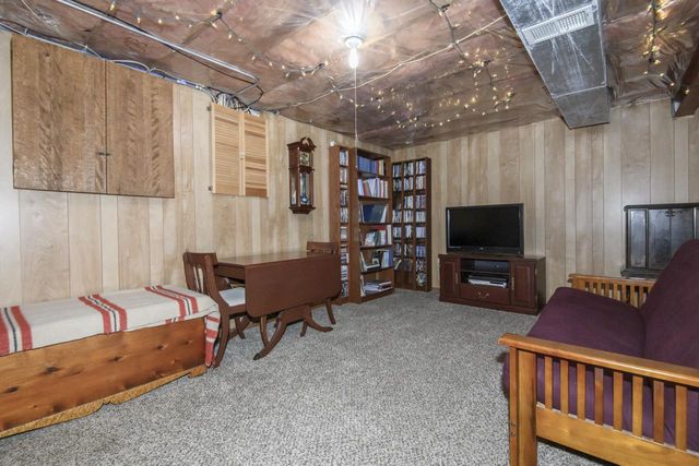 2901 W Hilltop LANE, Franklin, WI 53132