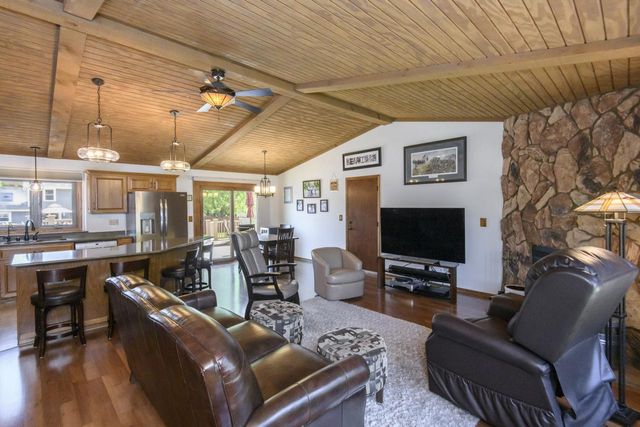 2901 W Hilltop LANE, Franklin, WI 53132