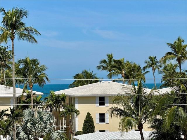 2150 Gulf Shore BLVD N 411, Naples, FL 34102