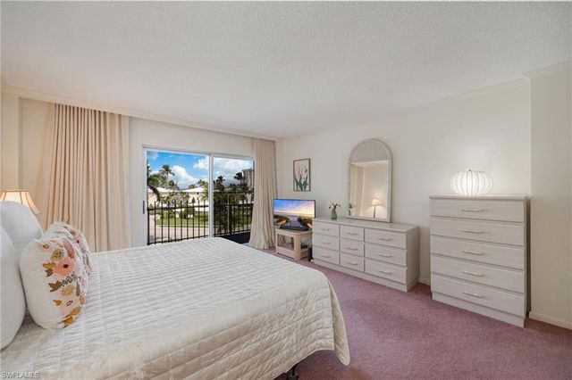 2150 Gulf Shore BLVD N 411, Naples, FL 34102