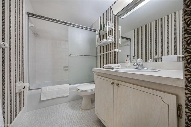 2150 Gulf Shore BLVD N 411, Naples, FL 34102