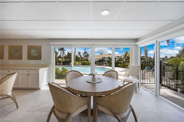2150 Gulf Shore BLVD N 411, Naples, FL 34102