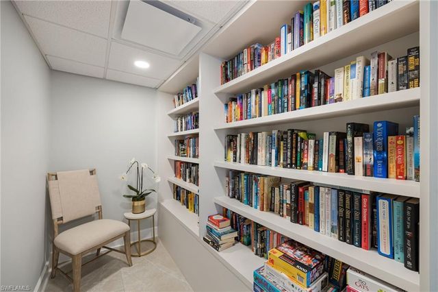 2150 Gulf Shore BLVD N 411, Naples, FL 34102