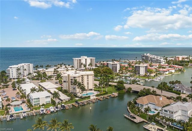 2150 Gulf Shore BLVD N 411, Naples, FL 34102