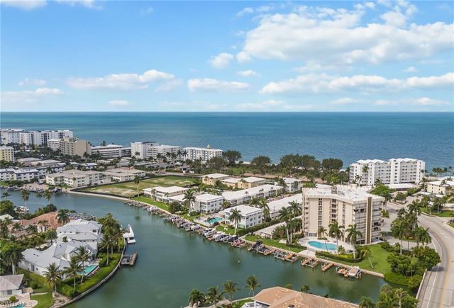 2150 Gulf Shore BLVD N 411, Naples, FL 34102