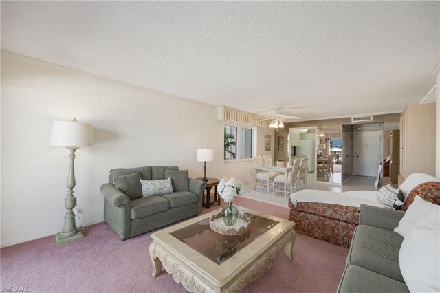 2150 Gulf Shore BLVD N 411, Naples, FL 34102
