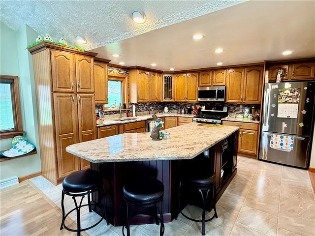 198 Leslie Rd, Middlesex Twp, PA 16059