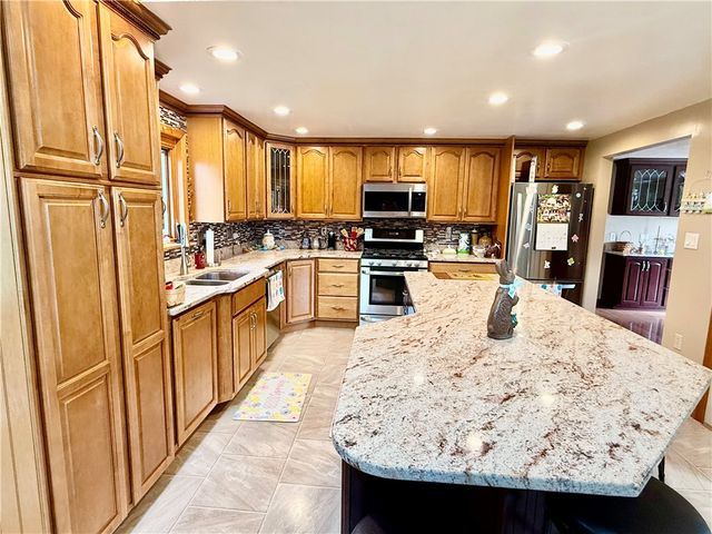 198 Leslie Rd, Middlesex Twp, PA 16059