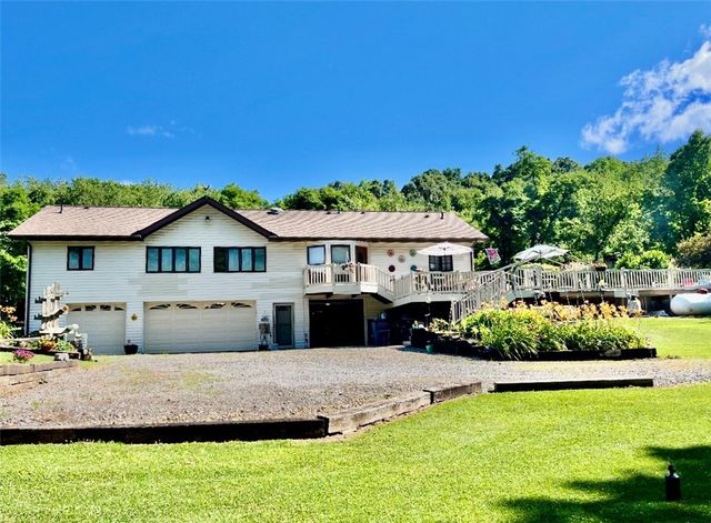 198 Leslie Rd, Middlesex Twp, PA 16059