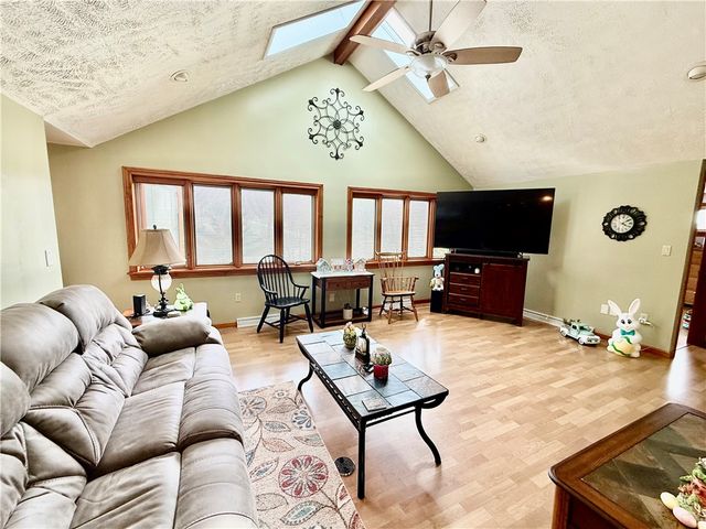 198 Leslie Rd, Middlesex Twp, PA 16059