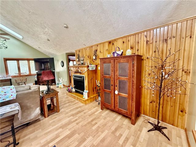 198 Leslie Rd, Middlesex Twp, PA 16059