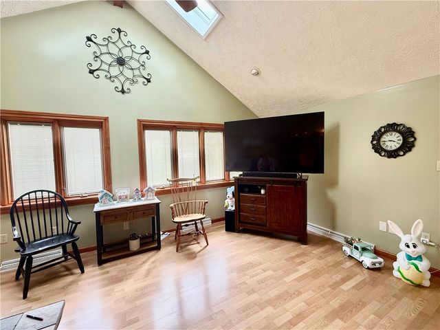 198 Leslie Rd, Middlesex Twp, PA 16059