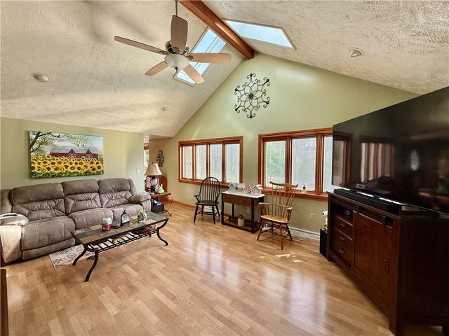 198 Leslie Rd, Middlesex Twp, PA 16059