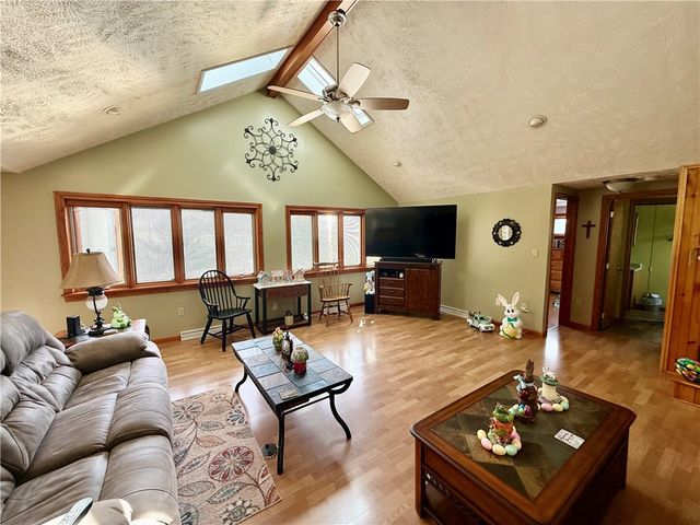 198 Leslie Rd, Middlesex Twp, PA 16059