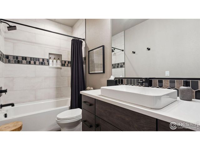 2737 Heron Lakes Pkwy, Berthoud, CO 80513