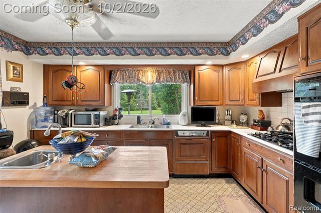 7630 Textile Road, Ypsilanti, MI 48197