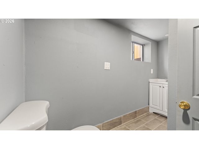 7305 N FENWICK Ave, Portland, OR 97217