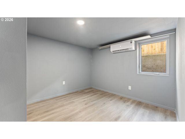 7305 N FENWICK Ave, Portland, OR 97217