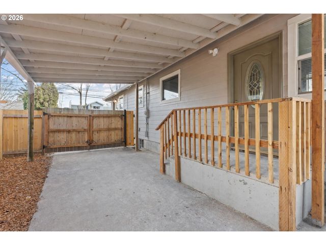 7305 N FENWICK Ave, Portland, OR 97217