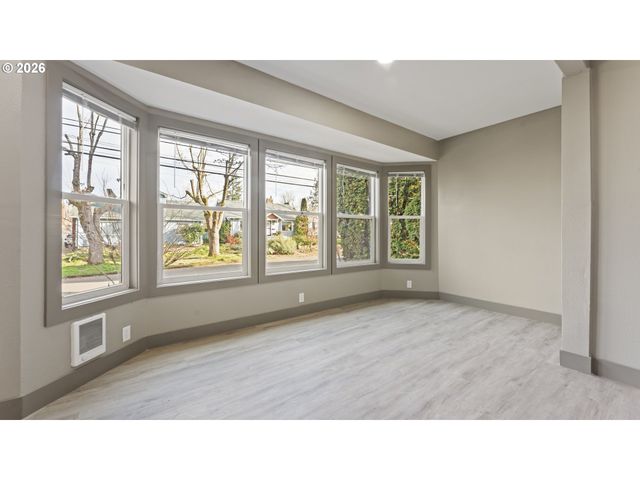 7305 N FENWICK Ave, Portland, OR 97217