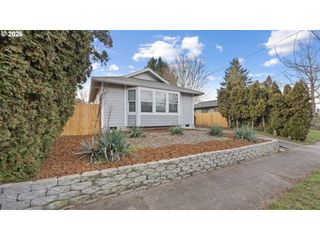 7305 N FENWICK Ave, Portland, OR 97217