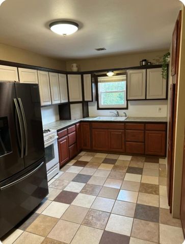 106 Jesse James Road, Pineville, MO 64856