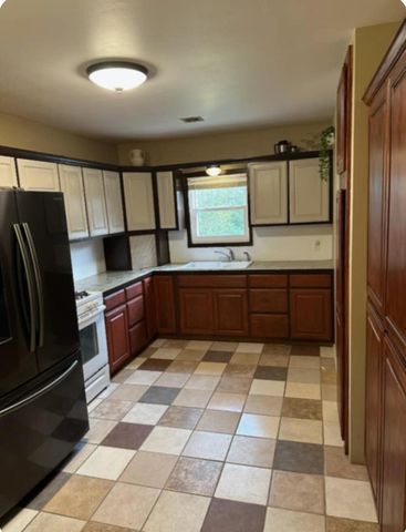 106 Jesse James Road, Pineville, MO 64856