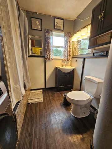 106 Jesse James Road, Pineville, MO 64856