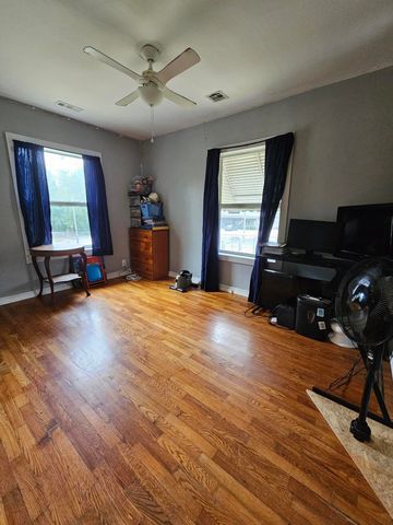 106 Jesse James Road, Pineville, MO 64856