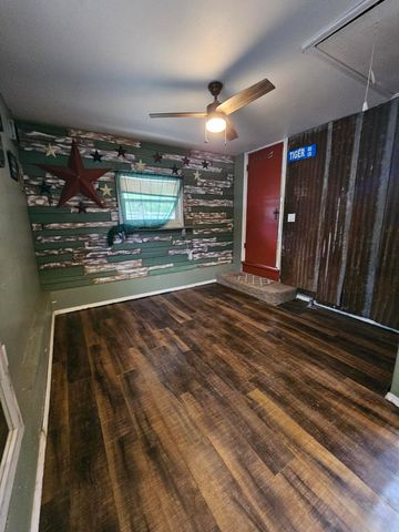 106 Jesse James Road, Pineville, MO 64856