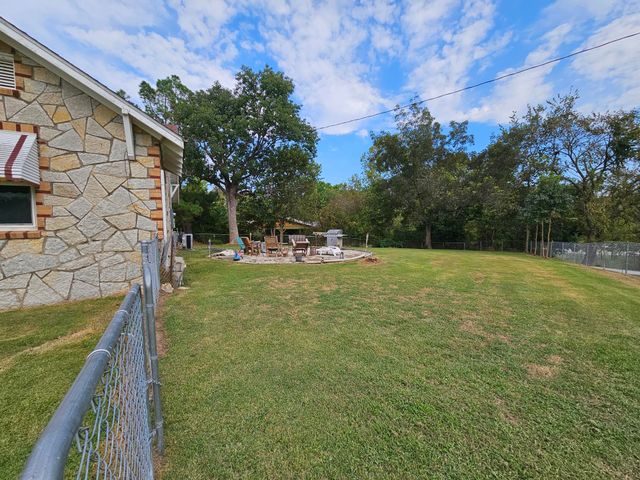 106 Jesse James Road, Pineville, MO 64856