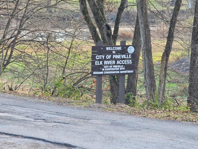 106 Jesse James Road, Pineville, MO 64856