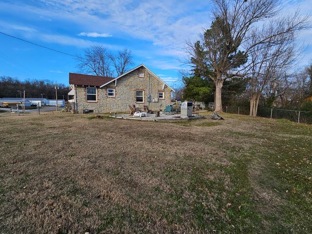 106 Jesse James Road, Pineville, MO 64856
