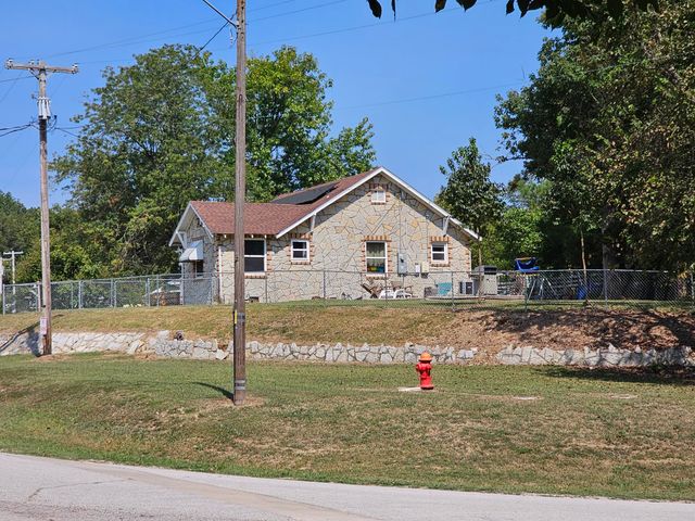 106 Jesse James Road, Pineville, MO 64856