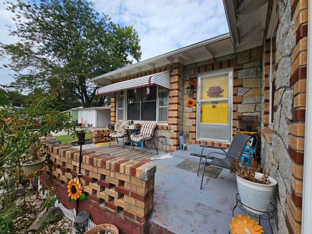 106 Jesse James Road, Pineville, MO 64856