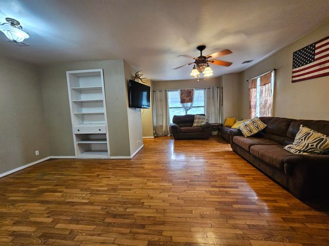 106 Jesse James Road, Pineville, MO 64856