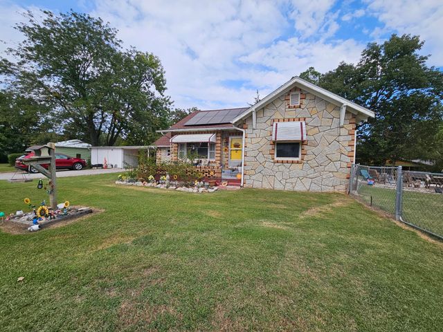 106 Jesse James Road, Pineville, MO 64856