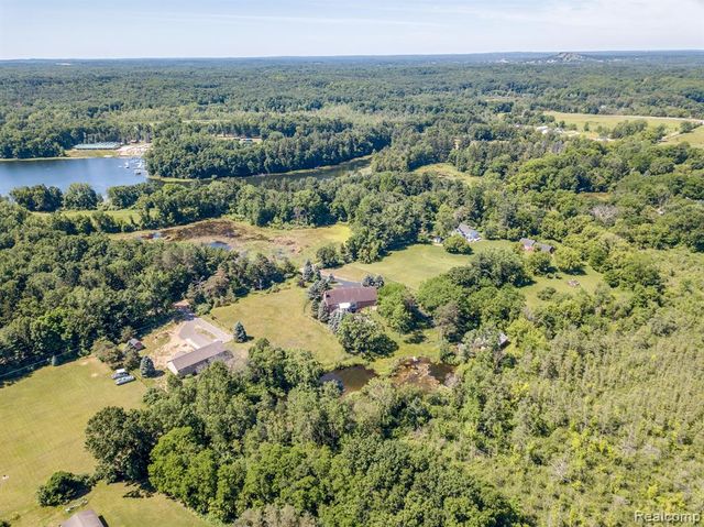 4090 Perryville Road, Ortonville, MI 48462