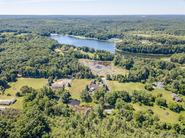 4090 Perryville Road, Ortonville, MI 48462