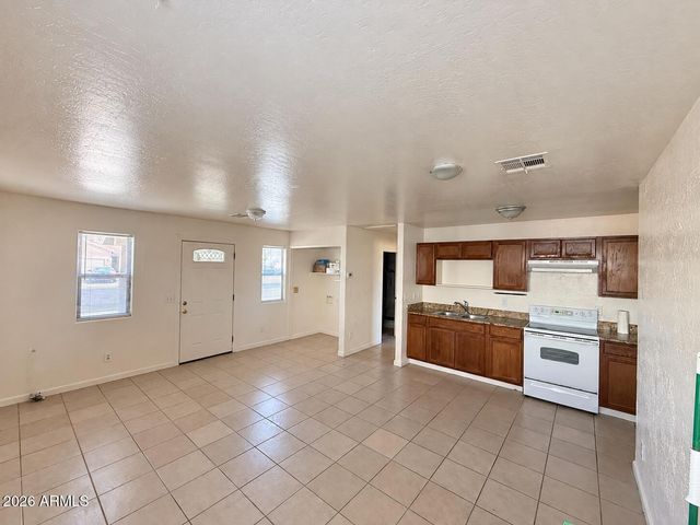 1212 S 11TH Avenue, Phoenix, AZ 85007