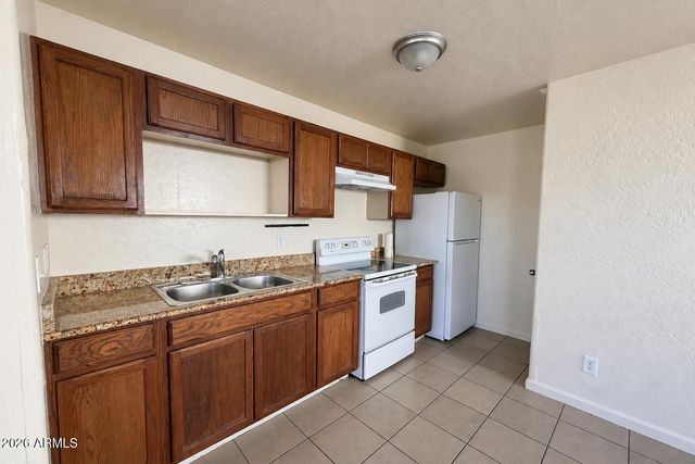 1212 S 11TH Avenue, Phoenix, AZ 85007