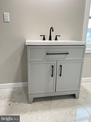 209 BLOCKER, Ridgeley, WV 26753