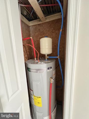 209 BLOCKER, Ridgeley, WV 26753