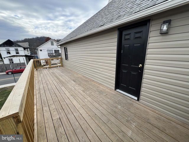 209 BLOCKER, Ridgeley, WV 26753