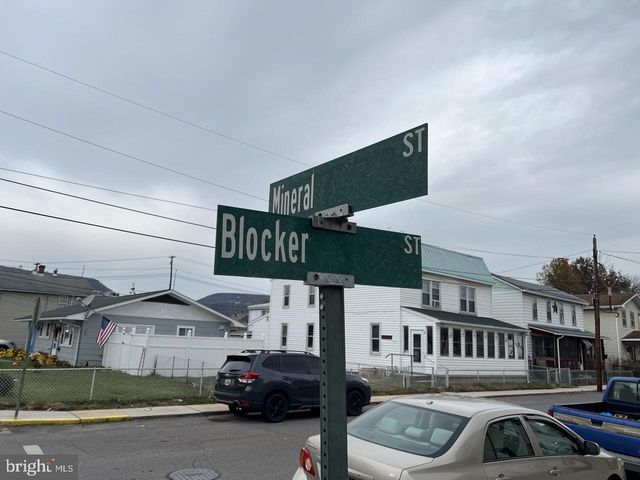 209 BLOCKER, Ridgeley, WV 26753
