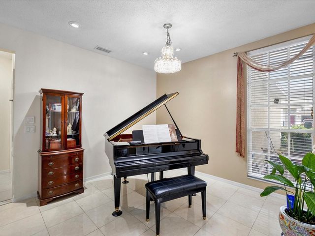 11310 GLENMONT DRIVE, Tampa, FL 33635